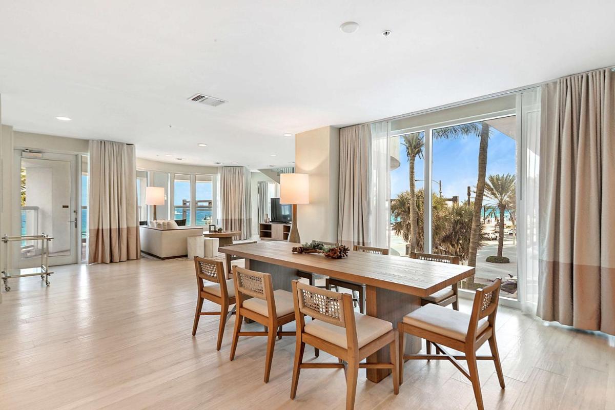 Отель Hilton Fort Lauderdale Beach Resort