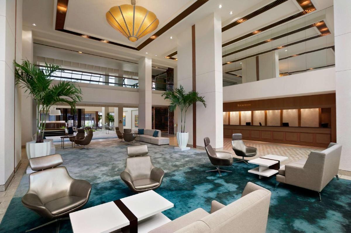 Отель Hilton Miami Airport Blue Lagoon
