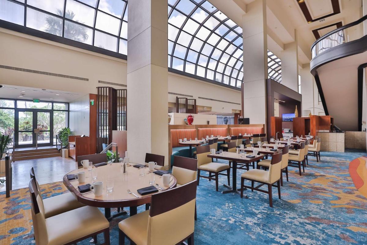 Отель Hilton Miami Airport Blue Lagoon