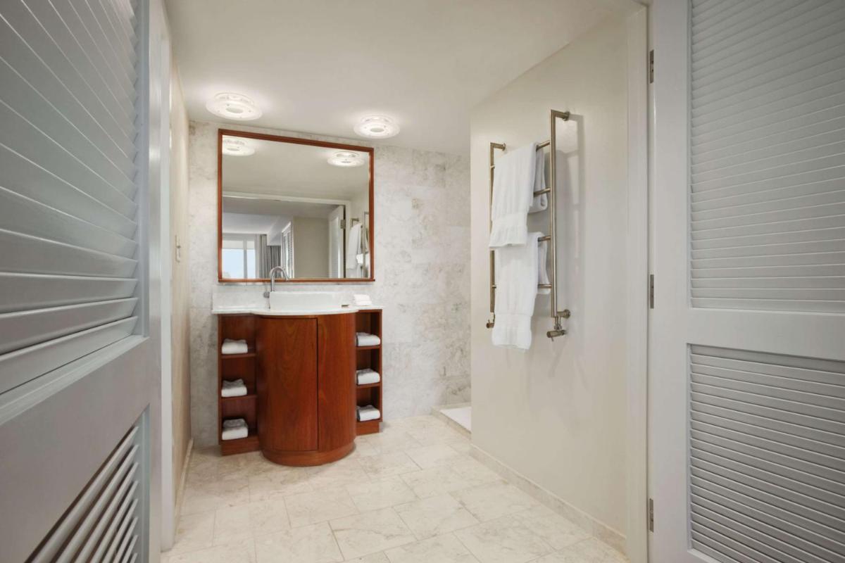 Отель Hilton Miami Airport Blue Lagoon