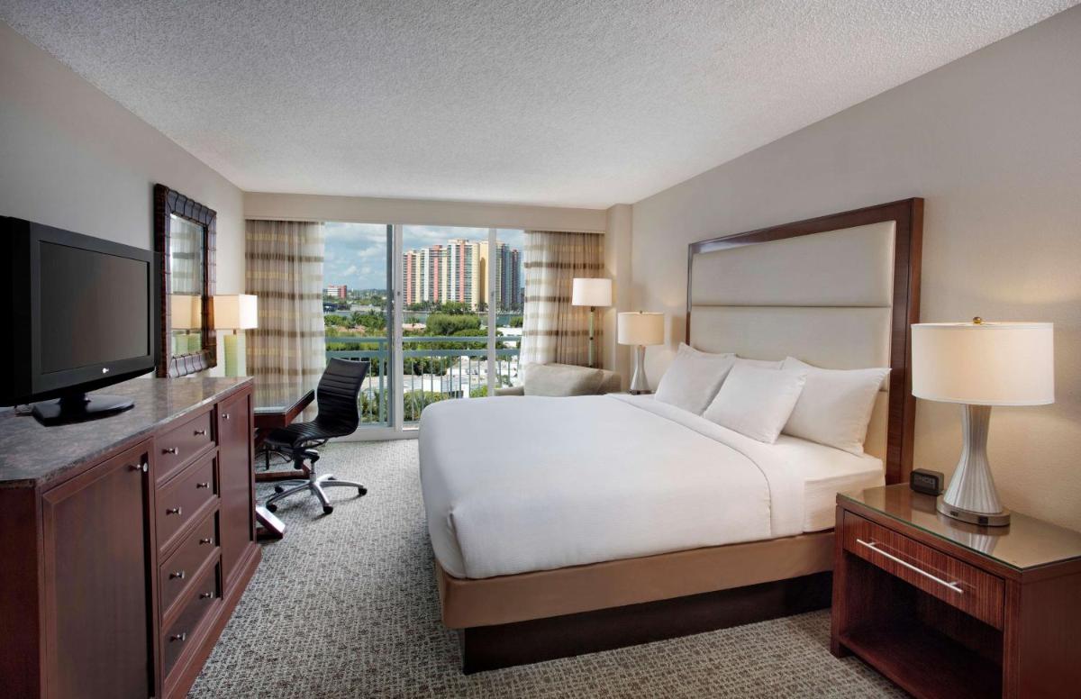 Отель Hilton Singer Island Oceanfront Palm Beaches Resort