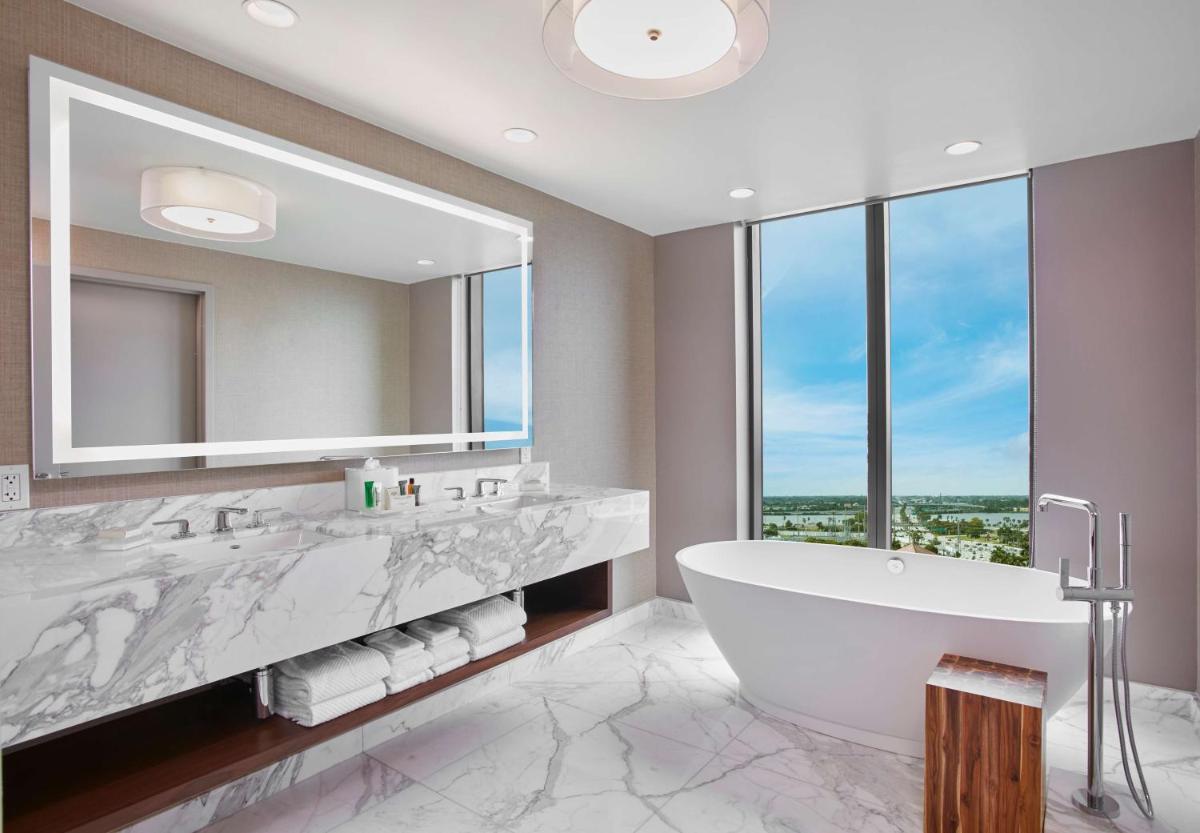 Отель Hilton West Palm Beach