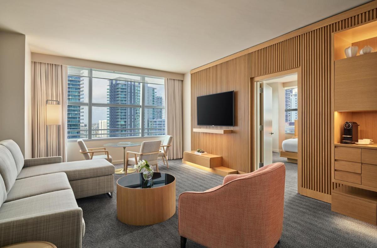 Отель Hotel AKA Brickell