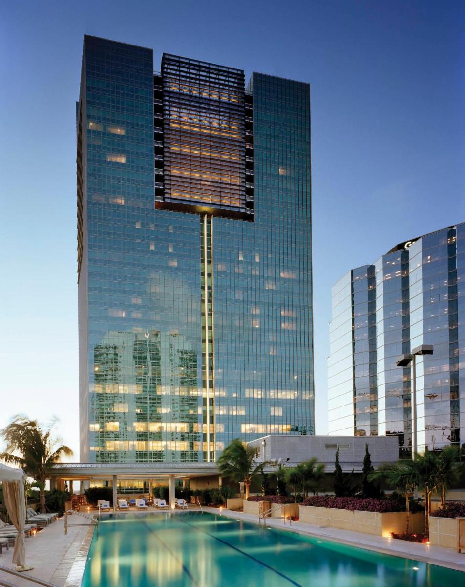 Отель Hotel AKA Brickell
