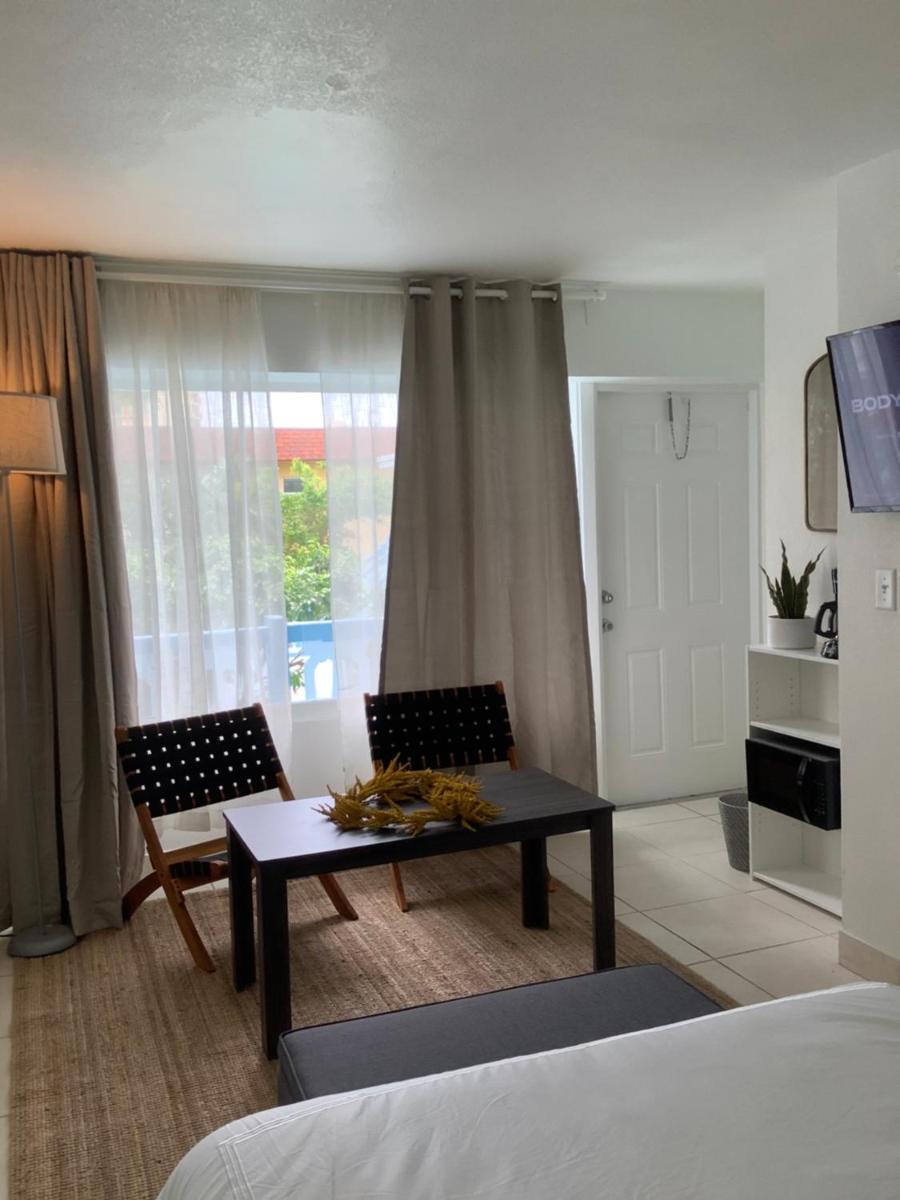 Отель Motel Lauderdale Inn