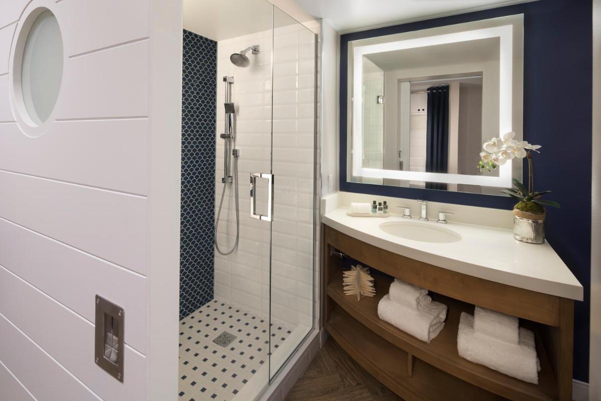 Отель Hutchinson Shores Resort & Spa