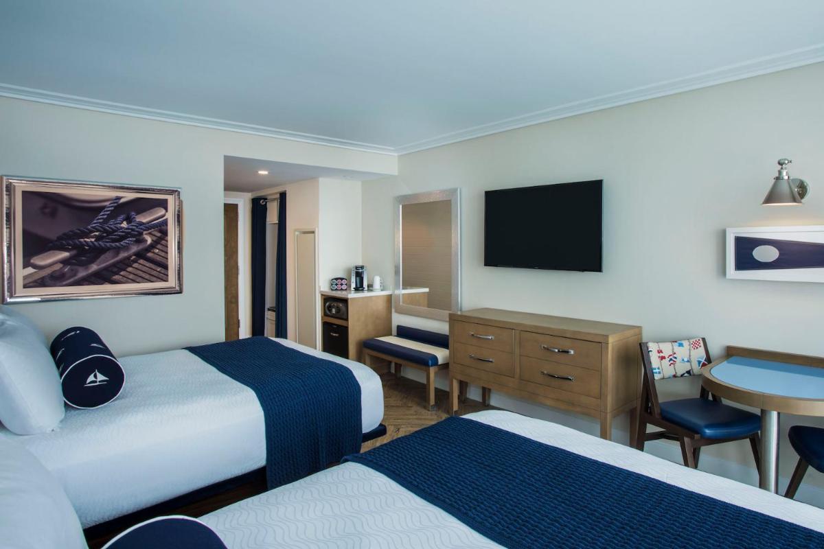 Отель Hutchinson Shores Resort & Spa