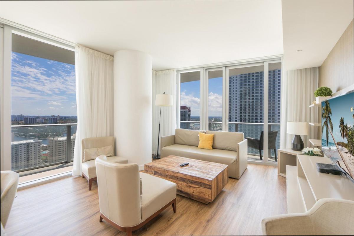 Апартаменты Hyde Beach Oceanview Suites