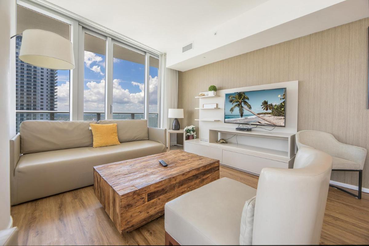Апартаменты Hyde Beach Oceanview Suites