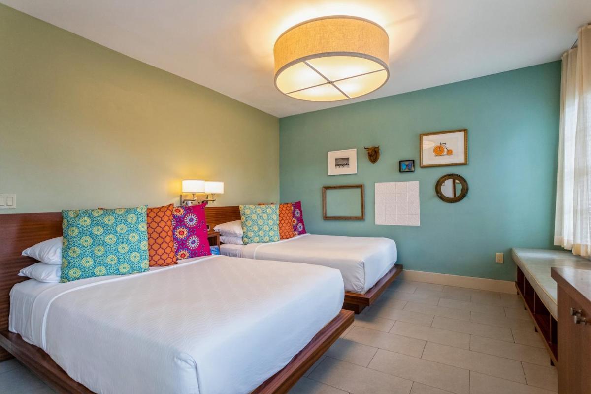 Отель Kasa El Paseo Miami Beach