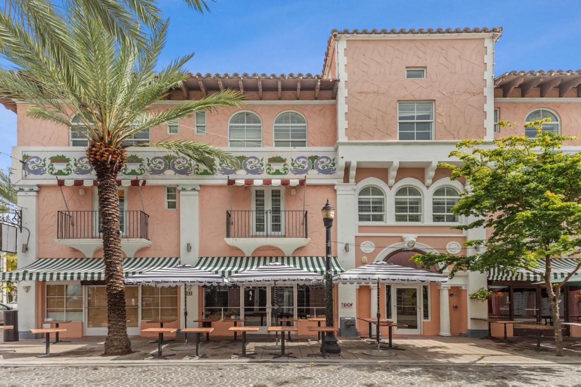 Отель Kasa El Paseo Miami Beach
