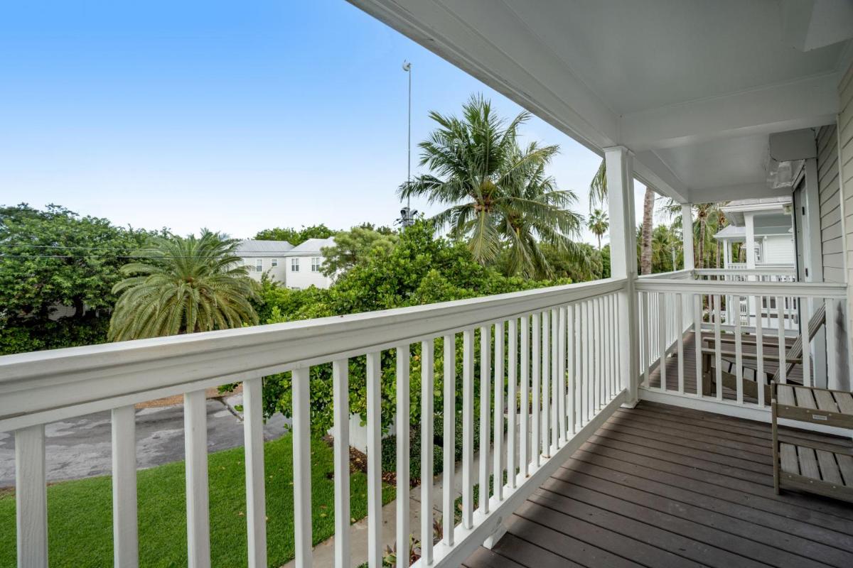 Апартаменты Key Lime Villa