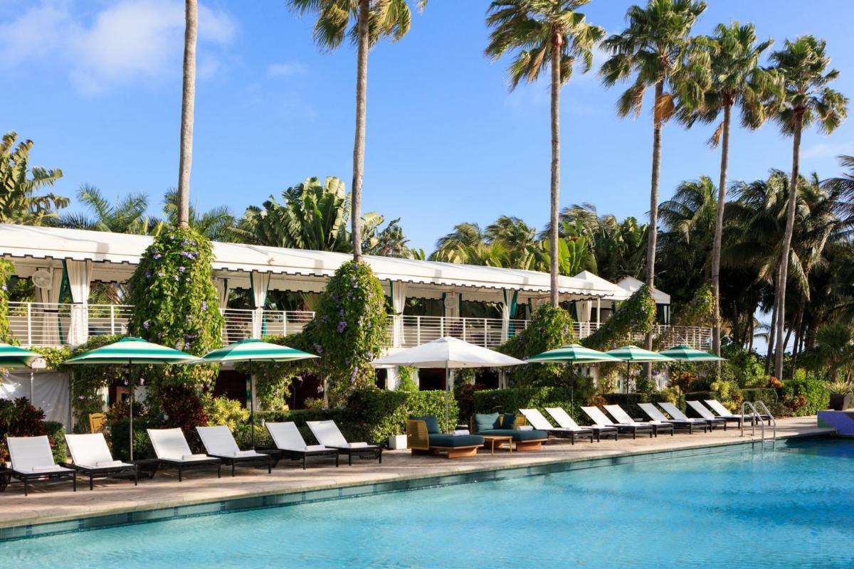Отель Kimpton Surfcomber Hotel