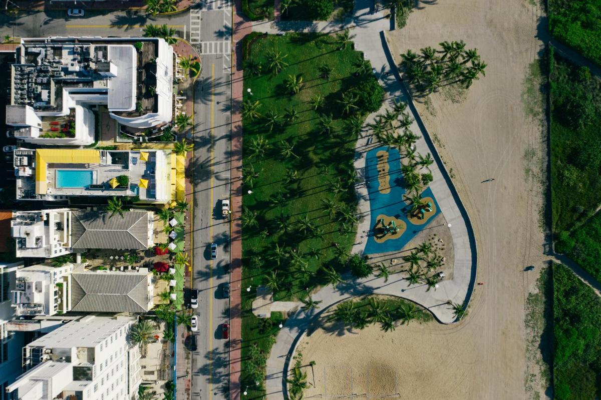 Отель Leslie Hotel Ocean Drive