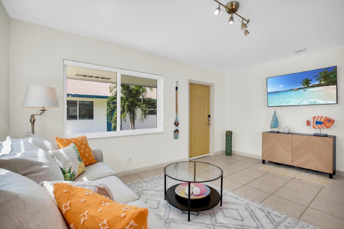 Апартаменты LoKal Rental Tropical Florida destination