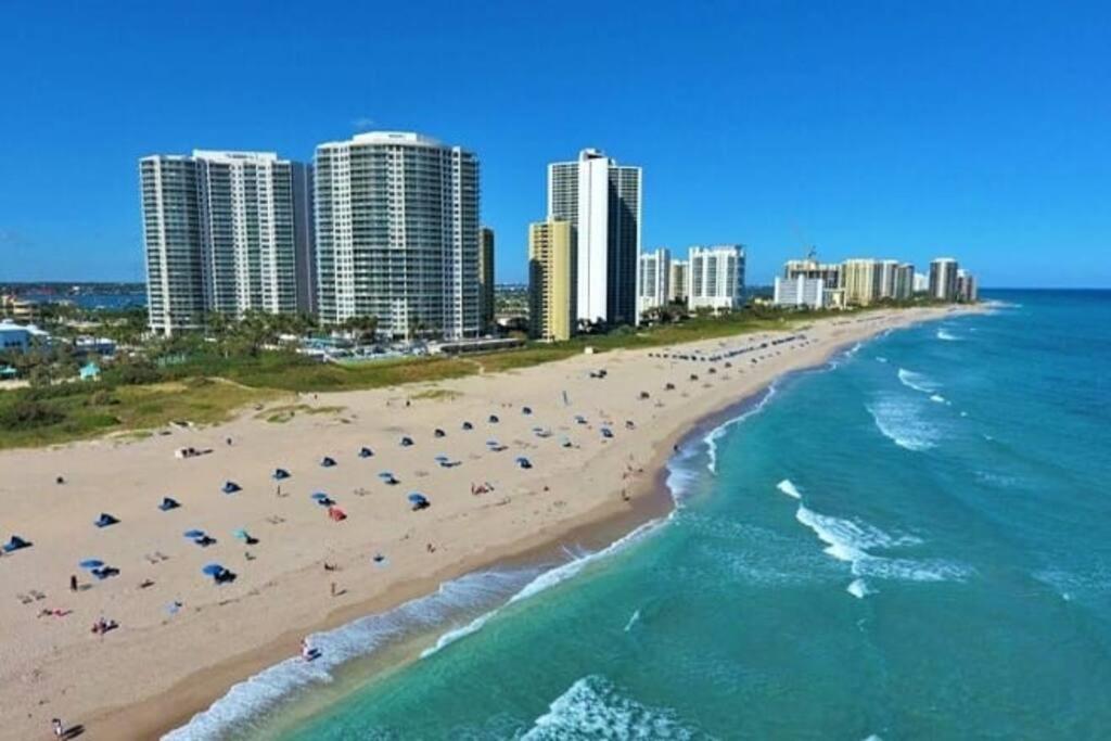 Апартаменты Luxe & cozy 3Beds, 2rooms, EV Gym Near Beaches&Downtown WPB