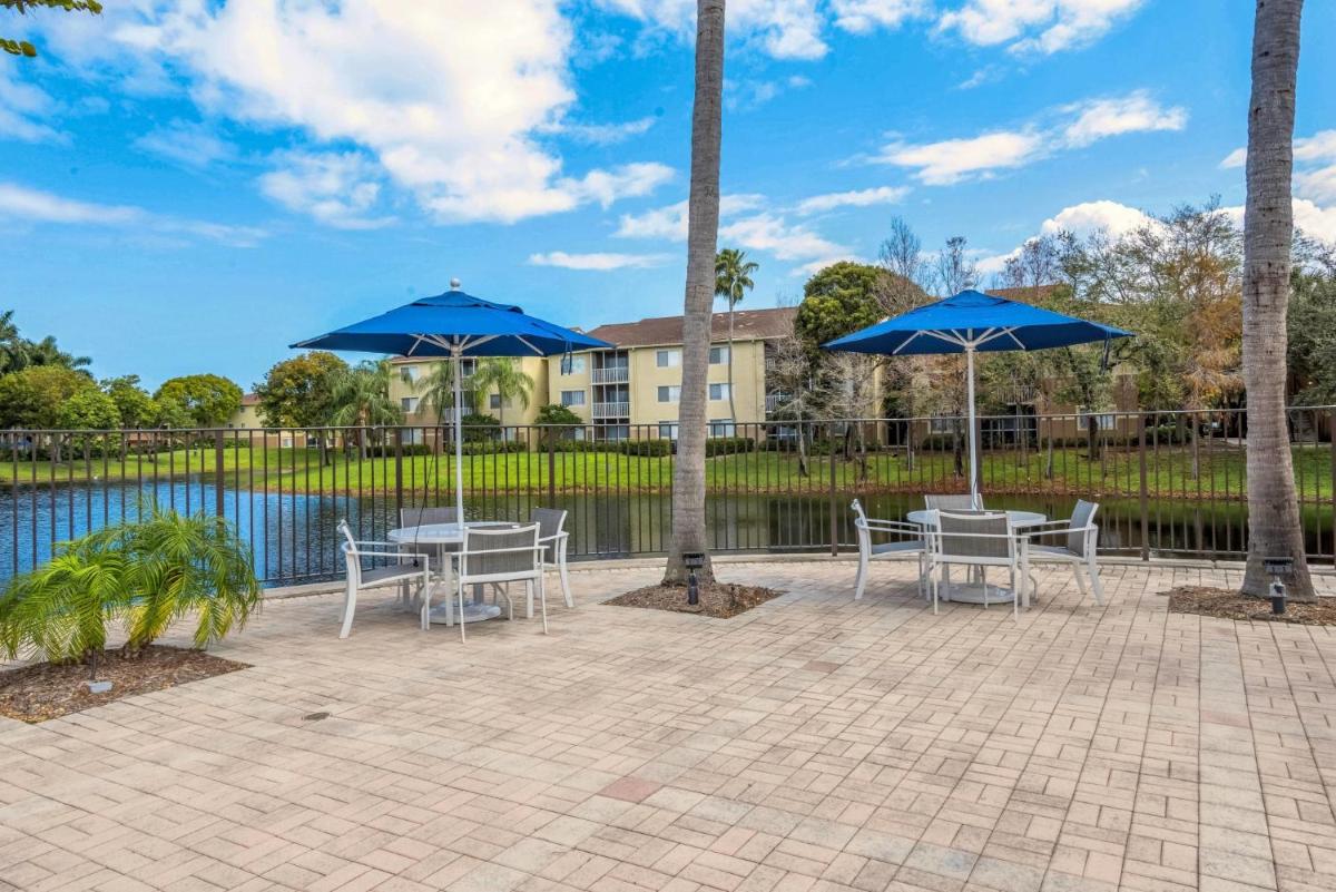Апартаменты Luxurious Apartments with Pool and Gym in Boynton Beach