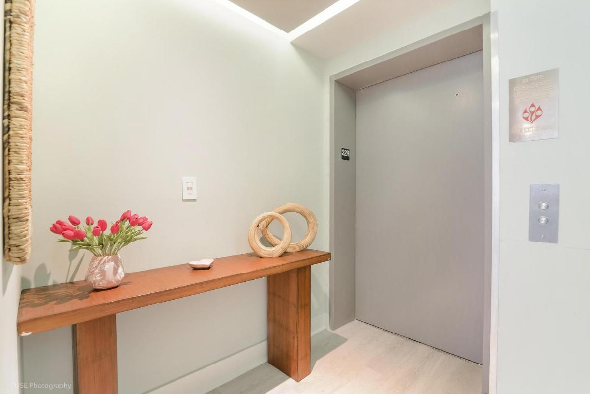 Апартаменты Luxurious Ocean Front 2 BR Paradise RR by Zen Vacation Rentals