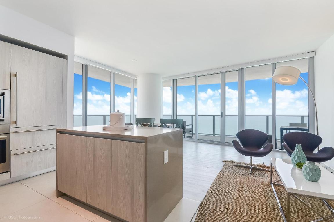 Апартаменты Luxurious Ocean Front 2 BR Paradise RR by Zen Vacation Rentals