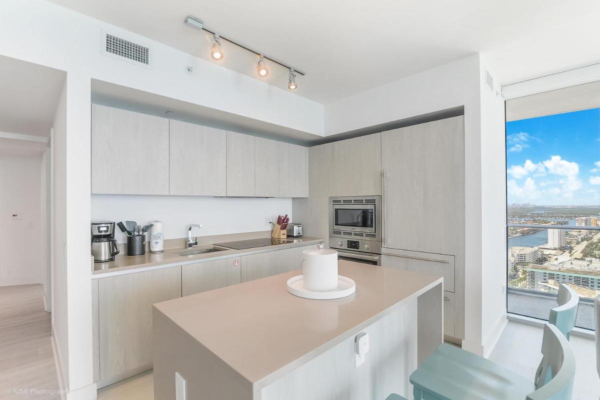 Апартаменты Luxurious Ocean Front 2 BR Paradise RR by Zen Vacation Rentals