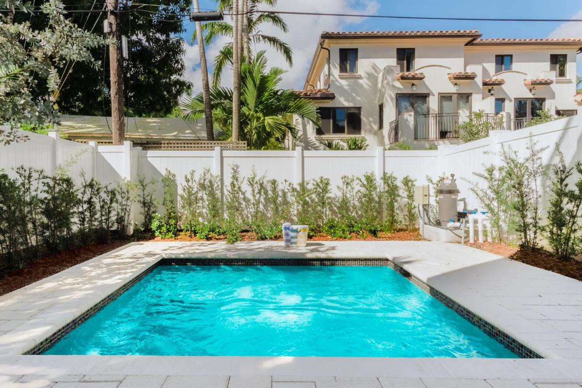 Апартаменты Luxury Paradise walk to Las Olas -5 mins to Beach