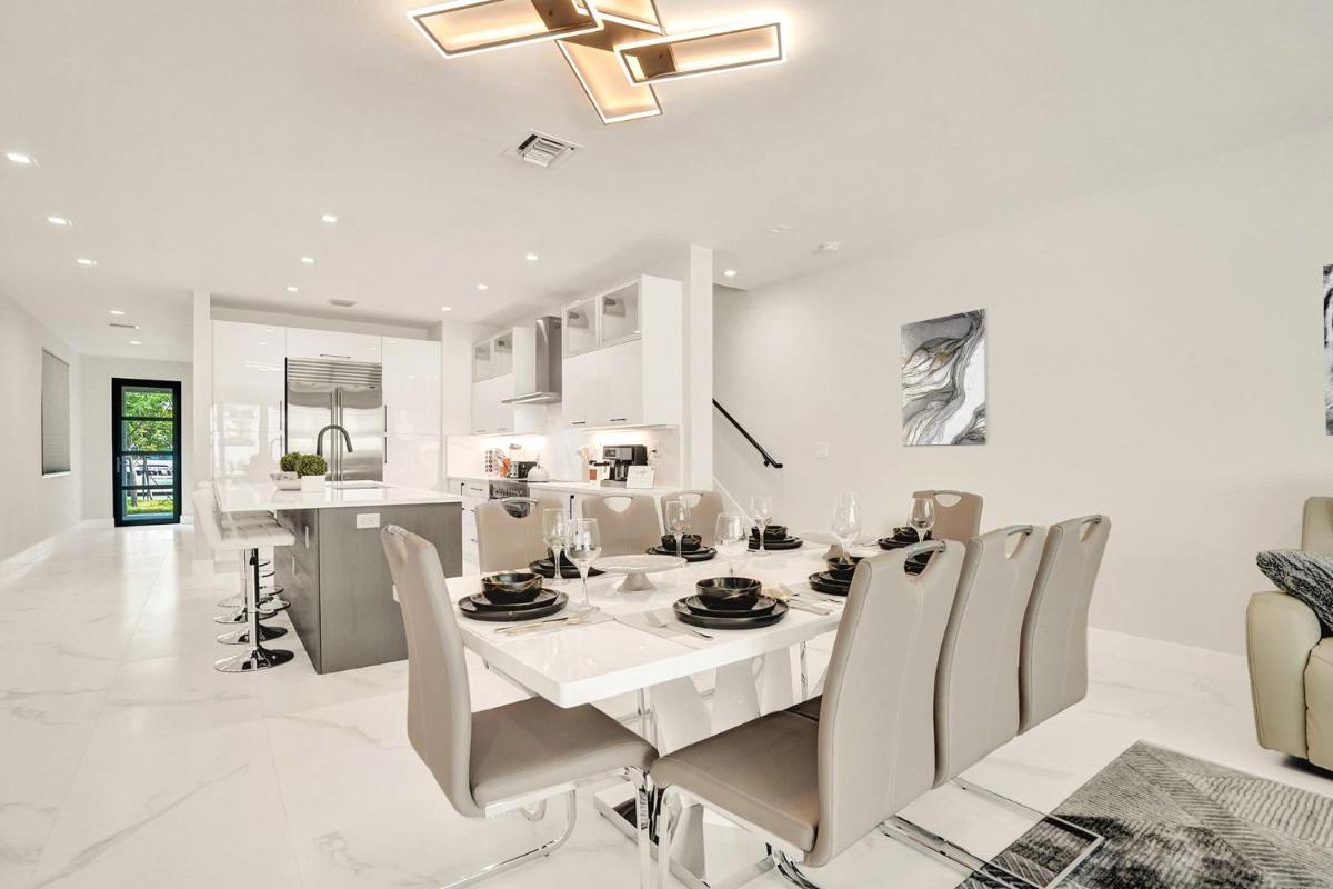 Апартаменты Luxury Paradise walk to Las Olas -5 mins to Beach