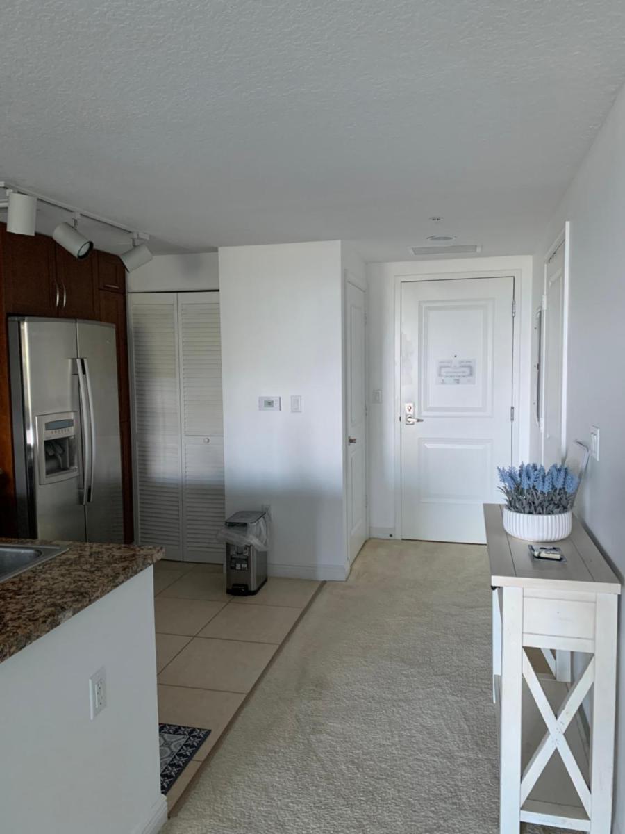 Апартаменты Luxury Suite by the Beach!