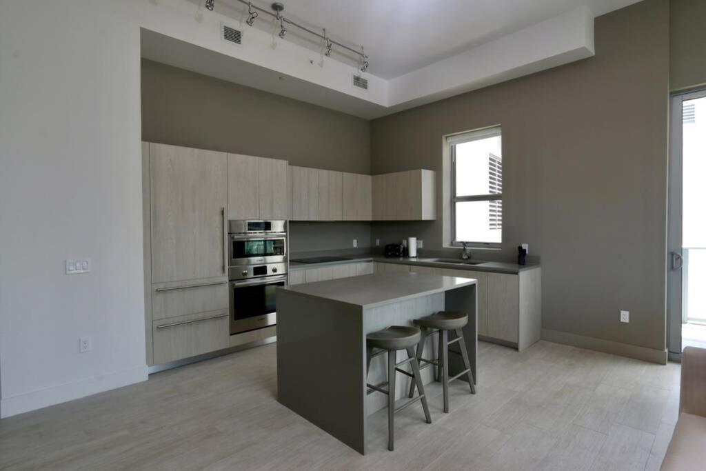 Апартаменты Luxury Two Bed Two Bath Beach Resort Condo