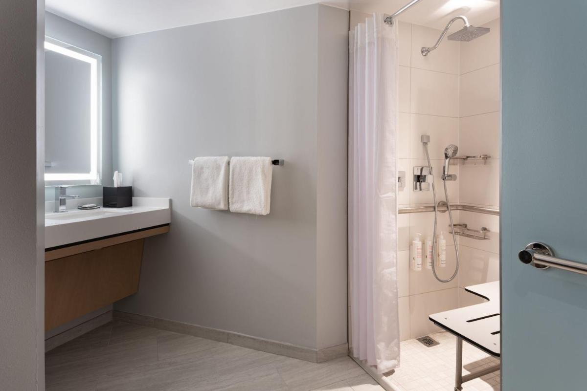 Отель Miami Marriott Biscayne Bay