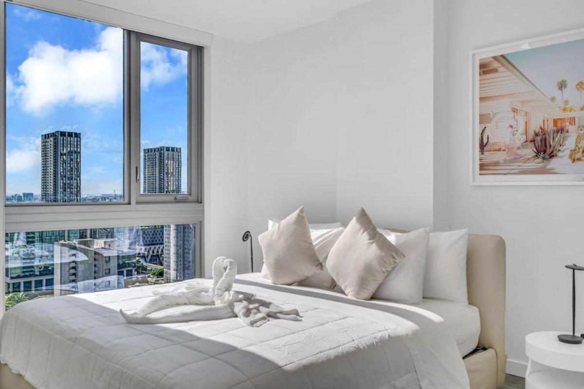 Апартаменты Modern 1 Bed Condo across from Bayside in Downtown