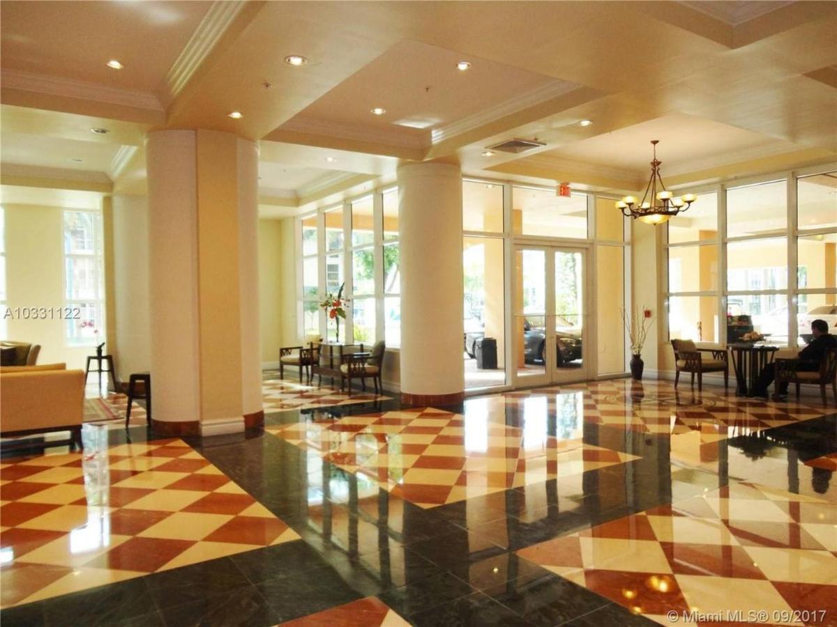 Апартаменты Modern Asian inspired 2 bedroom apt