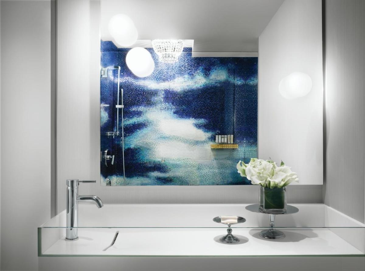 Отель Mondrian South Beach