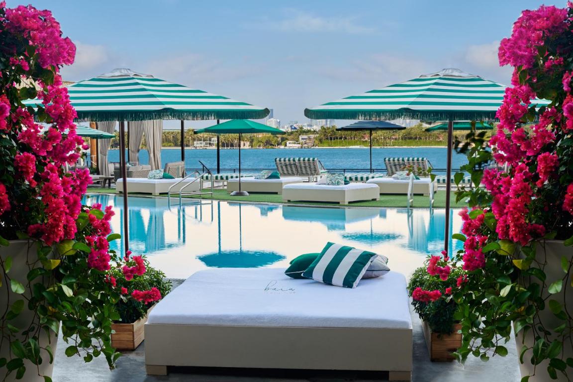 Отель Mondrian South Beach
