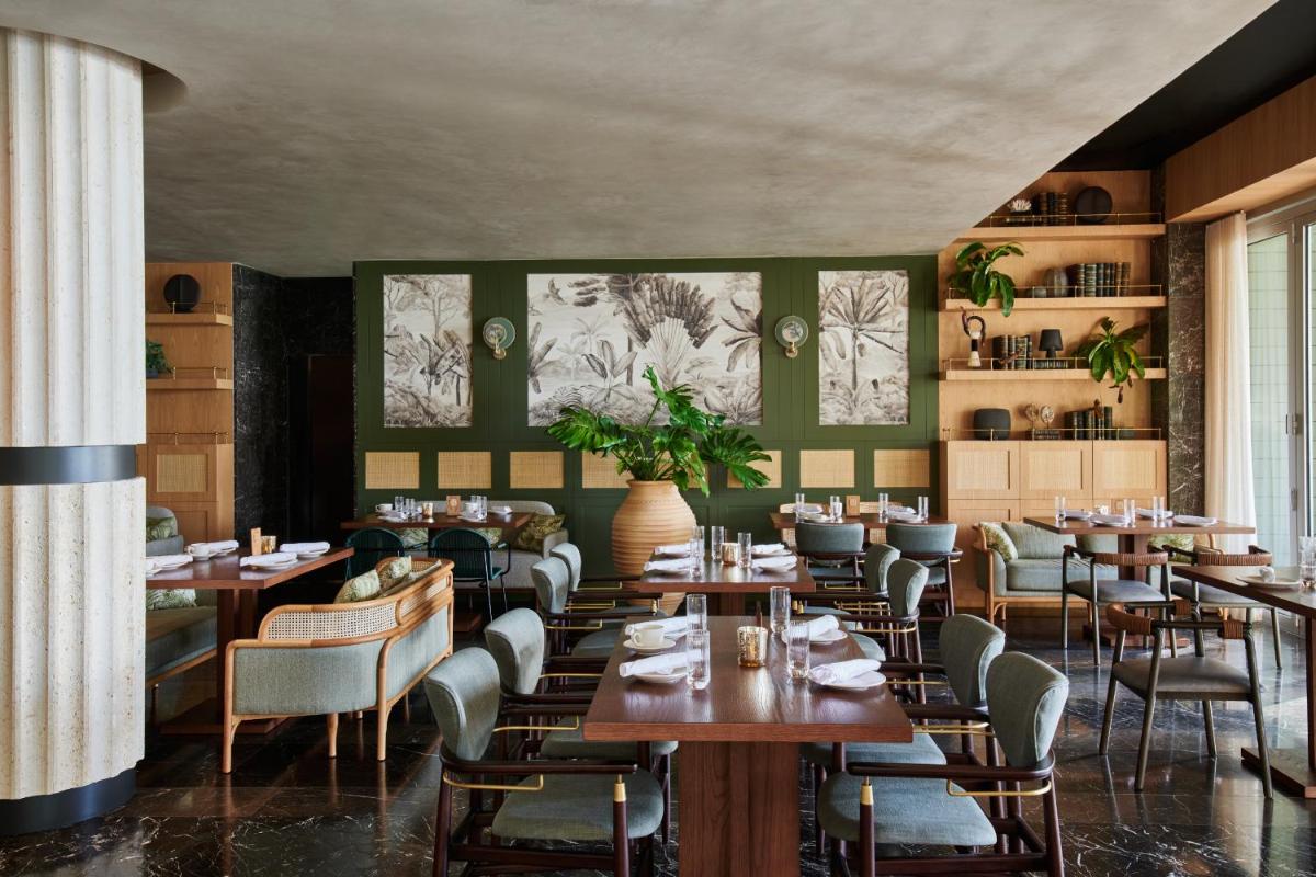 Отель Mondrian South Beach