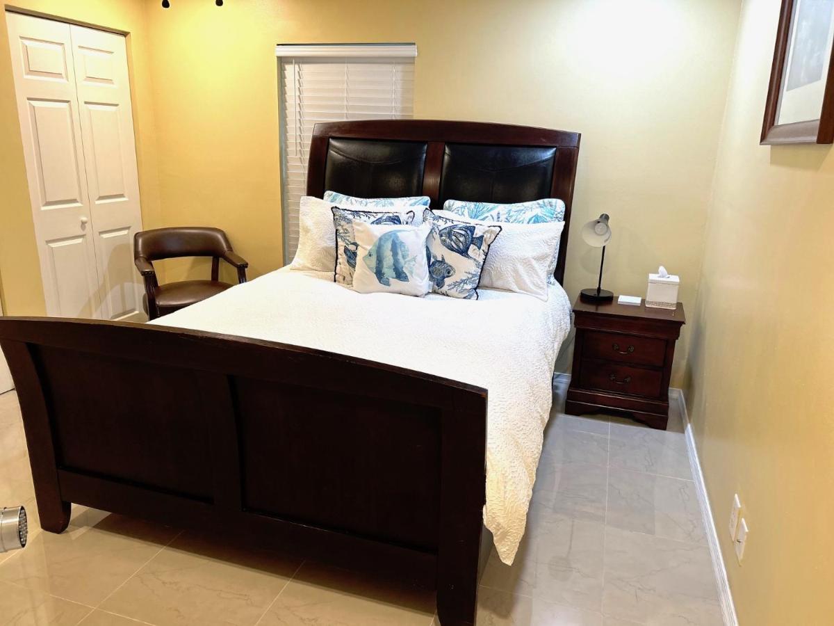 Апартаменты Montego Bay Breeze