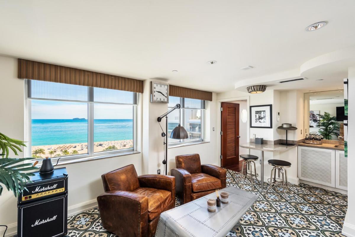 Отель National Hotel, An Adult Only Oceanfront Resort