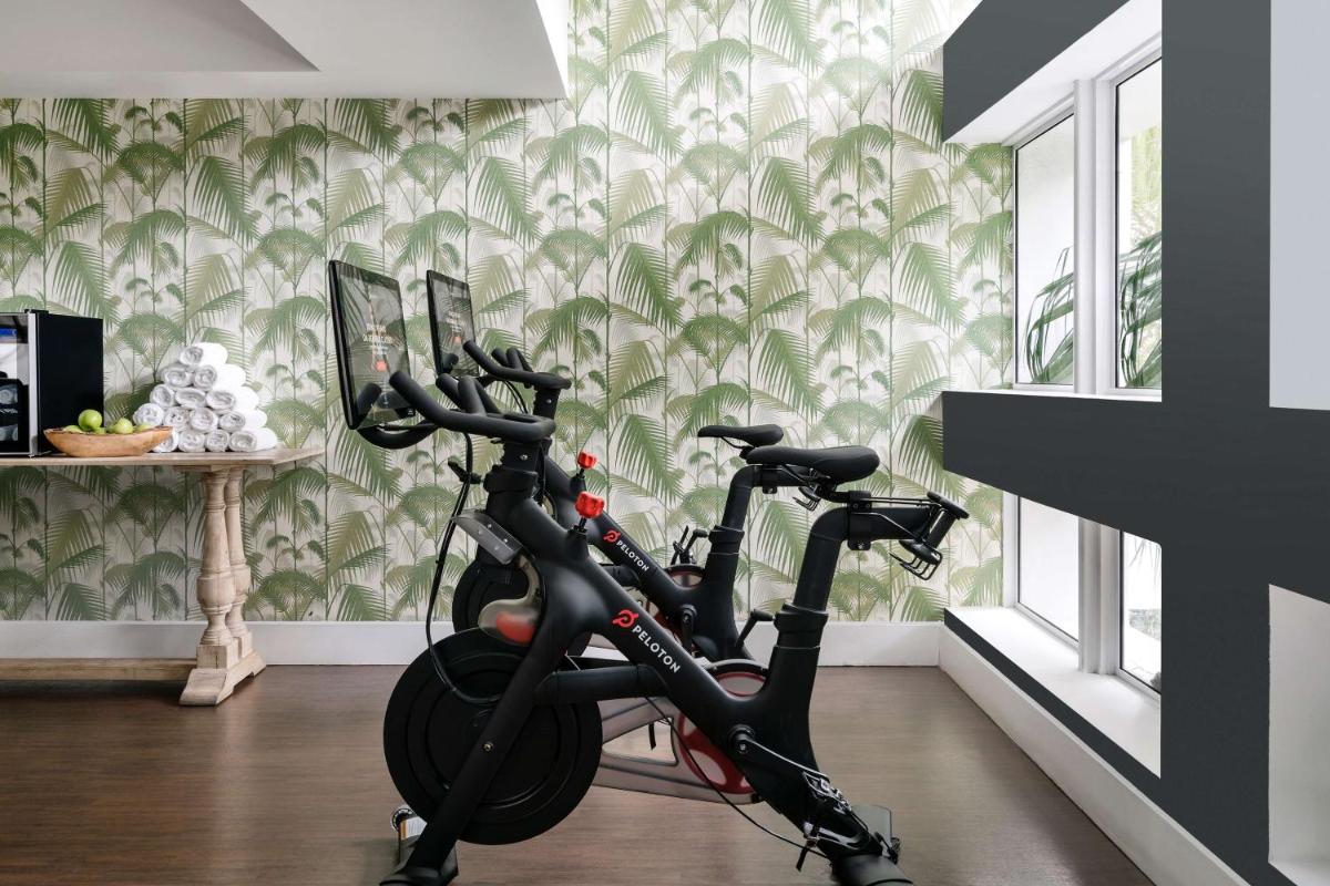 Отель Nautilus Sonesta Miami Beach