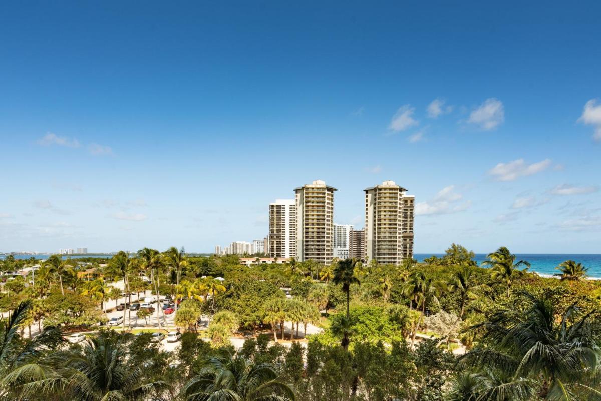 Отель Palm Beach Marriott Singer Island Beach Resort & Spa