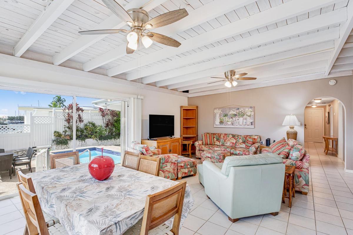 Апартаменты Paradise View House