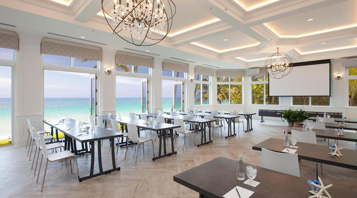Апартаменты Pelican Grand Beach Resort, a Noble House Resort