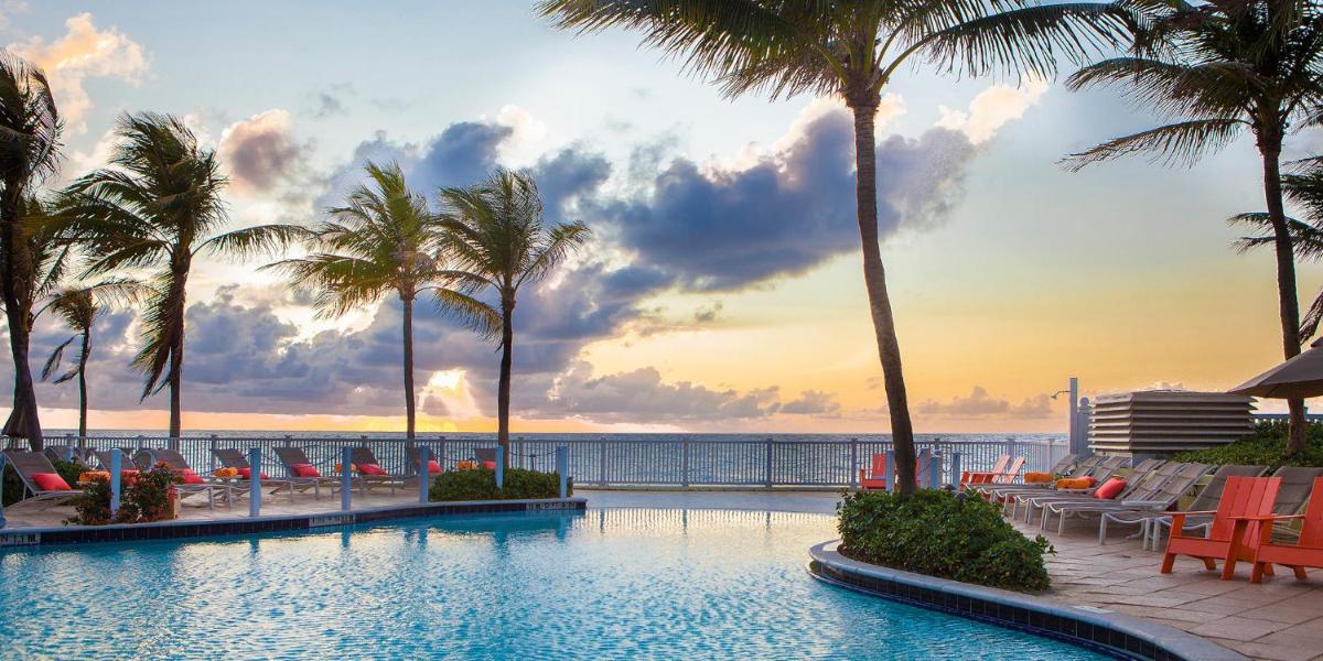 Апартаменты Pelican Grand Beach Resort, a Noble House Resort
