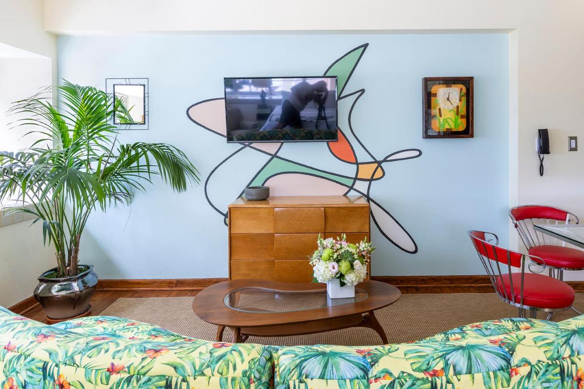 Отель Pelican Hotel