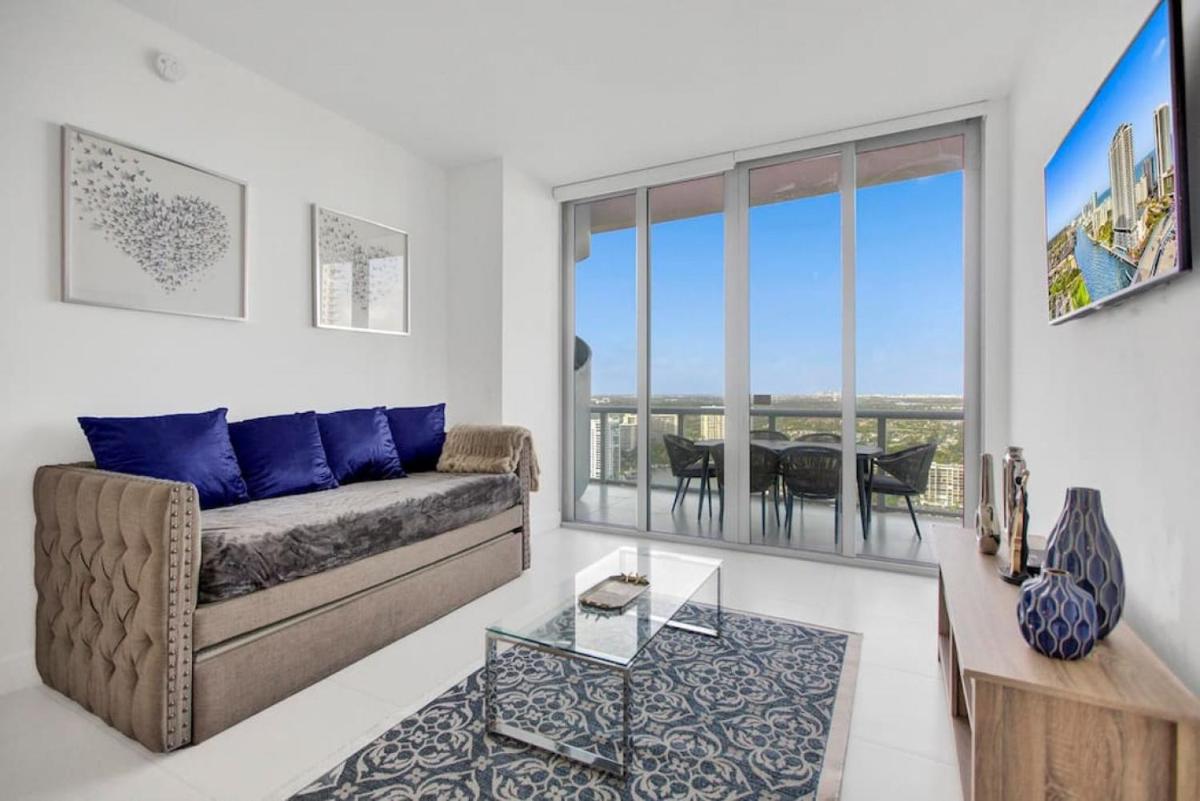 Апартаменты Penthouse Beachwalk Resort