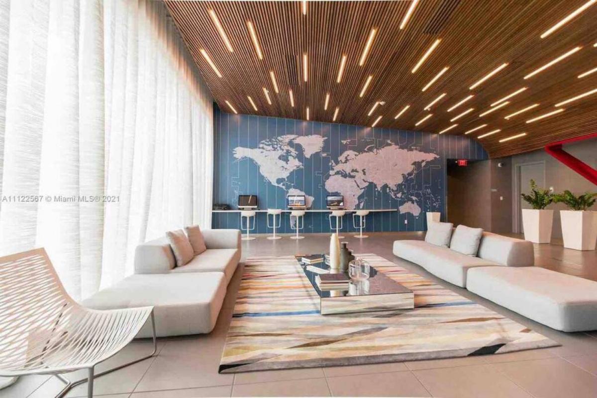 Апартаменты Penthouse Beachwalk Resort