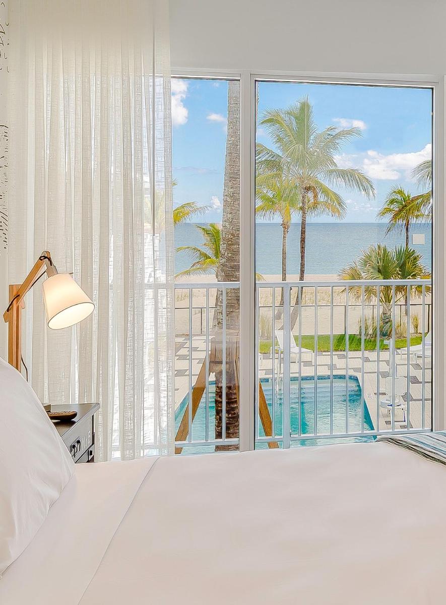Отель Plunge Beach Resort