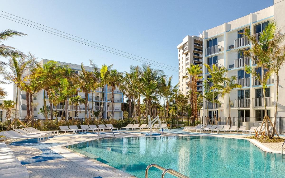Отель Plunge Beach Resort