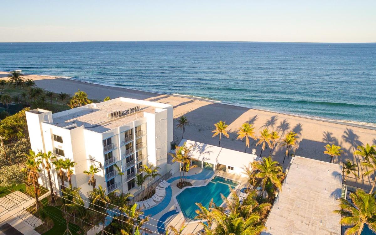 Отель Plunge Beach Resort