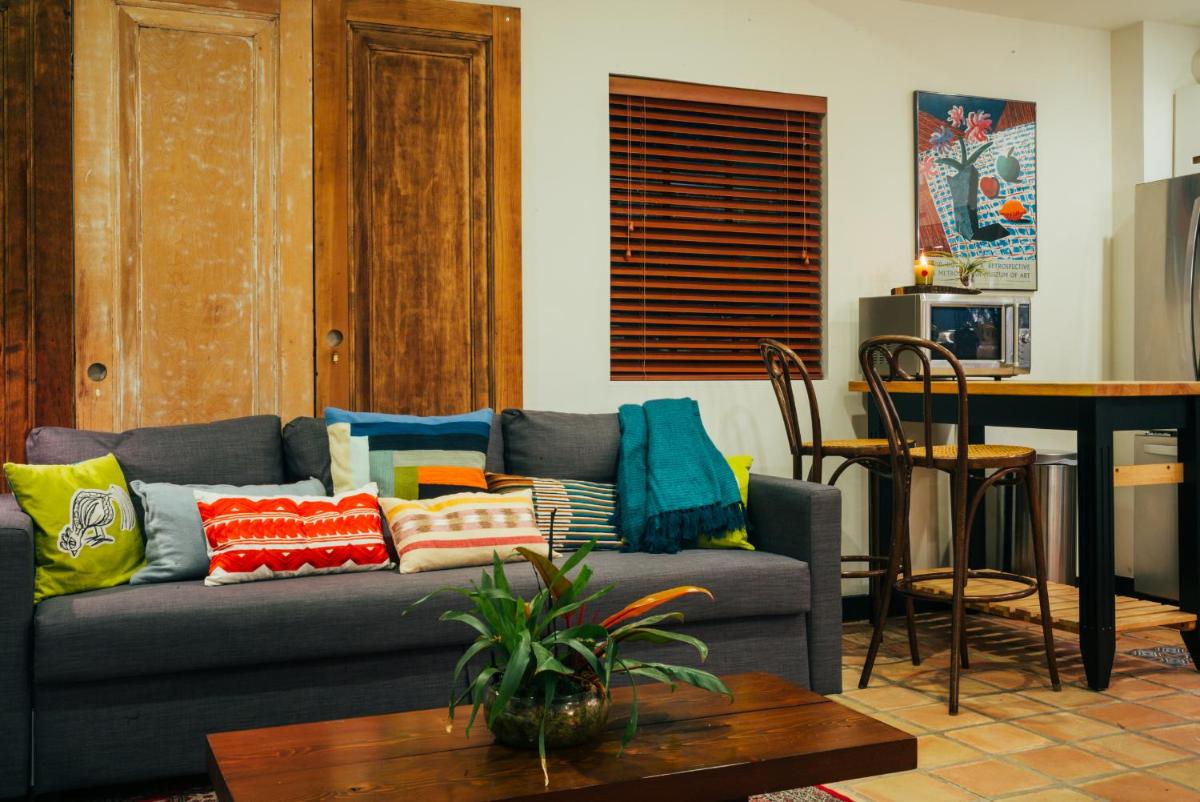 Апартаменты Historic Coconut Grove Cottage Home