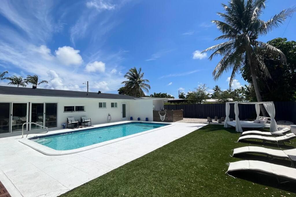 Апартаменты Resort Style 3bdr with heated large Pool very close to Beach and Pier