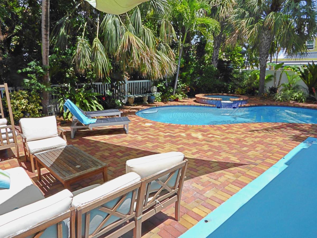 Апартаменты Romantic heated Pool &spa